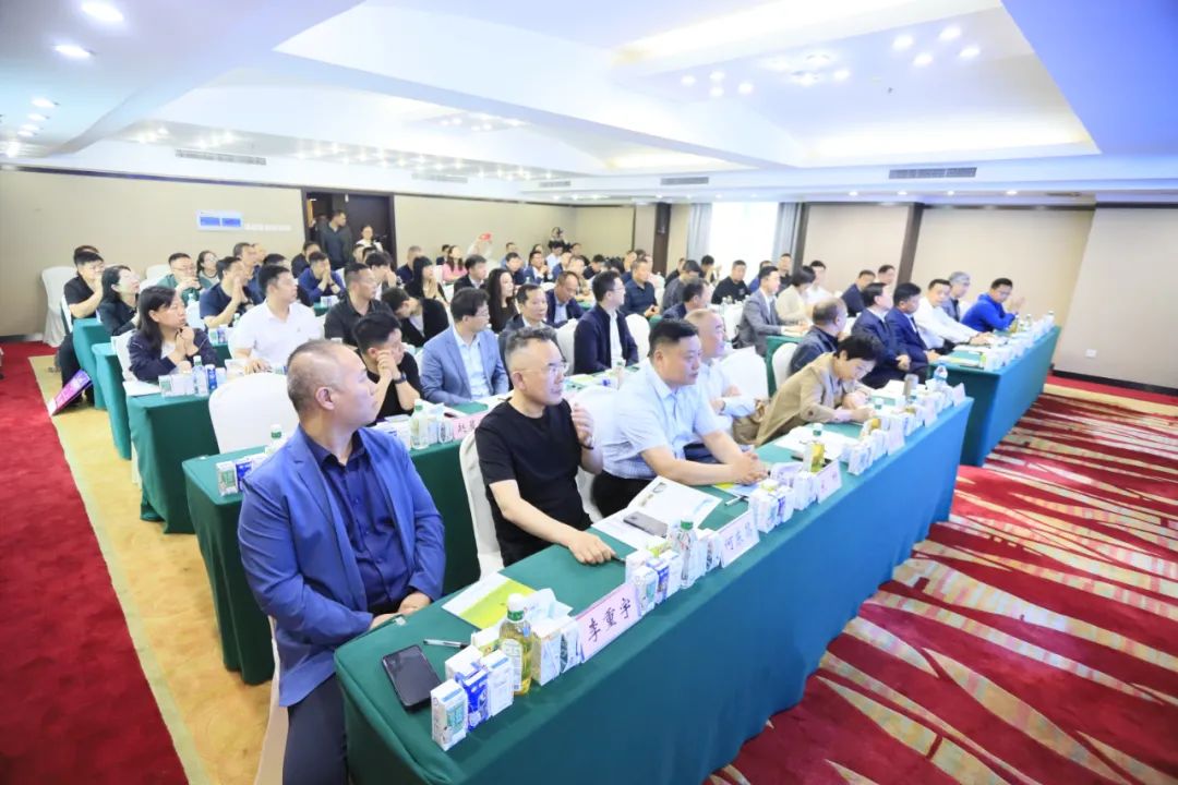 河南省2024國家“學(xué)生飲用奶計劃”推廣工作推進(jìn)會在鄭州成功舉辦！