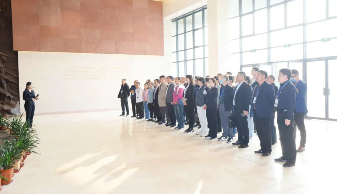 傳承紅色基因·踐行初心使命 | 花花牛乳業(yè)集團(tuán)黨務(wù)干部赴河南大別山干部學(xué)院開展綜合素質(zhì)提升教育培訓(xùn)