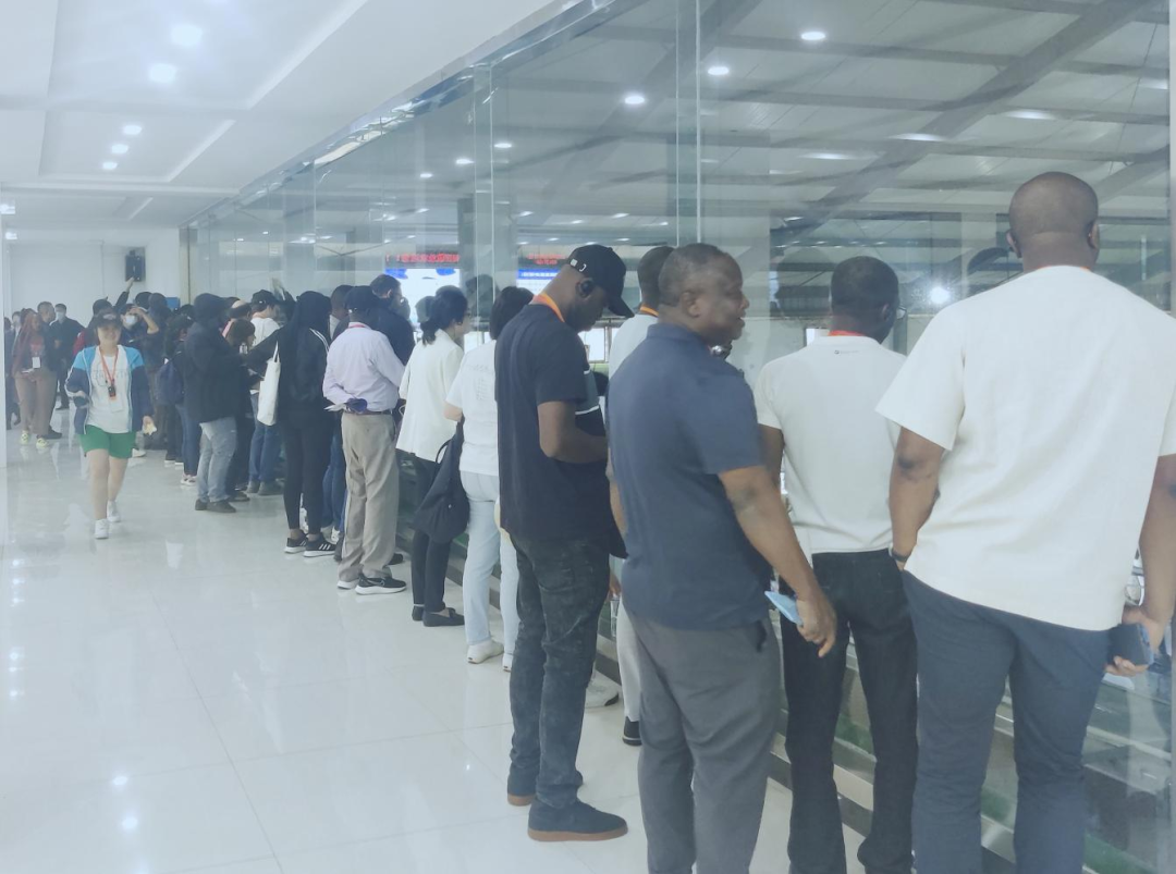 北京大學(xué)南南合作與發(fā)展學(xué)院教授、全球伙伴關(guān)系主任周詠梅一行蒞臨花花牛平輿瑞亞牧業(yè)參觀調(diào)研