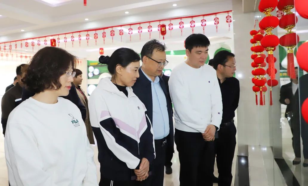 花花牛丨駐馬店市遂平縣政協(xié)黨組書記、主席張衛(wèi)東一行蒞臨花花牛魯山瑞亞牧場參觀