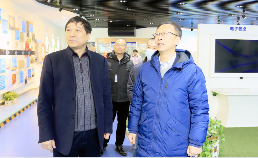 花花牛丨東北農(nóng)大食品學院院長、中原食品實驗室首席科學家姜毓君教授蒞臨花花牛乳業(yè)集團調研