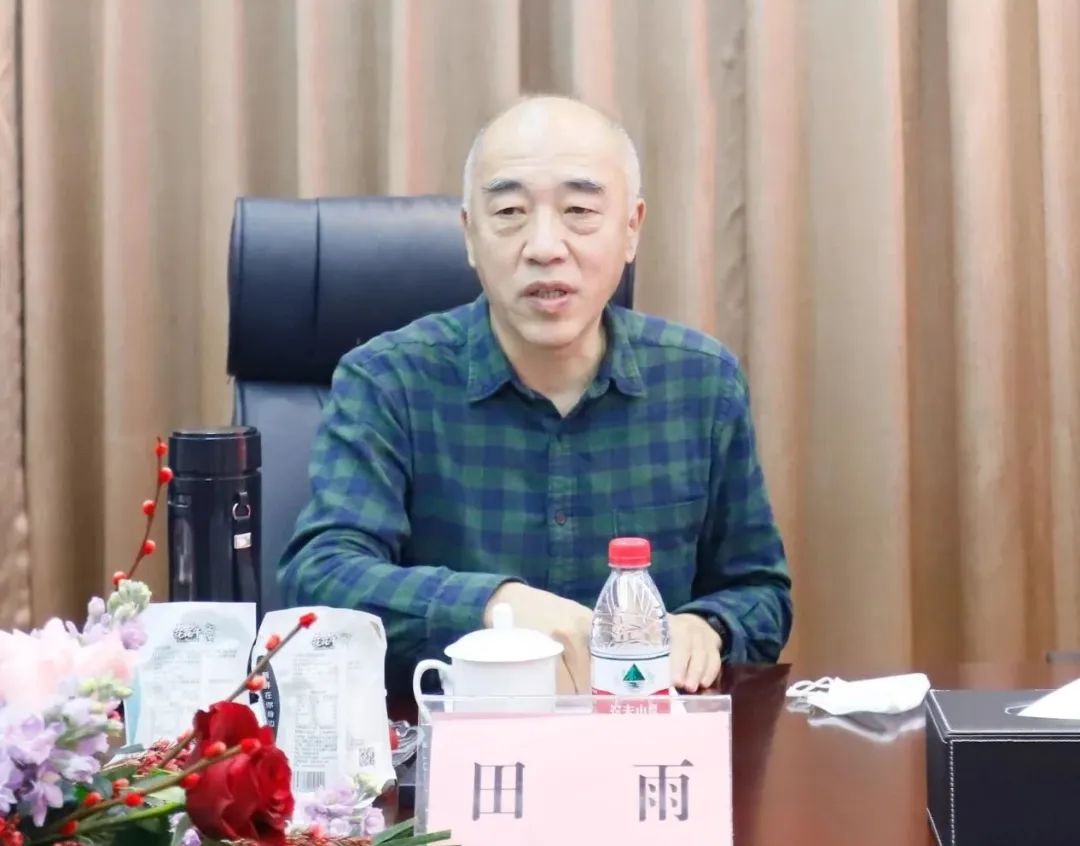 新年開新局 合作促發(fā)展丨佳木斯市委常委、副市長閆志剛一行蒞臨花花牛乳業(yè)集團及佳田企業(yè)考察座談