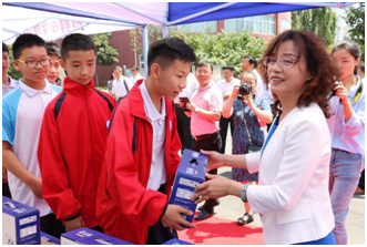“健康中原，牛奶伴您行——花花牛乳業(yè)集團(tuán)2018中國小康牛奶行動” 公益助學(xué)啟動儀式隆重舉行