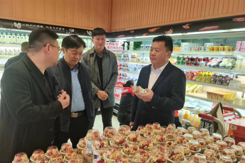 走訪調(diào)研拓市場 凝心聚力謀發(fā)展--花花牛乳業(yè)集團(tuán)黨委書記、董事長唐洪峰一行走訪銷售終端