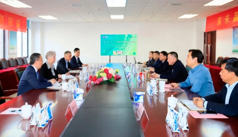 深化合作交流 互信共贏發(fā)展丨瑞典愛(ài)克林公司首席執(zhí)行官 Ms.Marie Samuelsson 一行蒞臨花花牛乳業(yè)