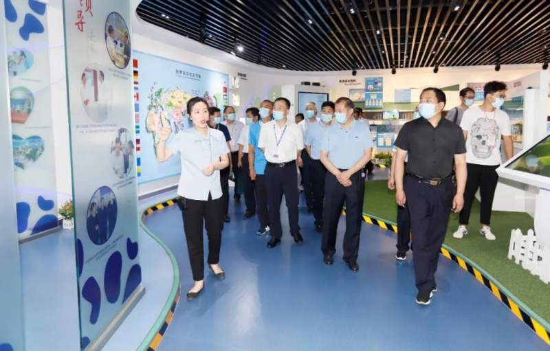 鄭州市安全生產(chǎn)雙重預(yù)防體系建設(shè)現(xiàn)場觀摩會在花花牛乳業(yè)集團(tuán)鄭州分公司召開