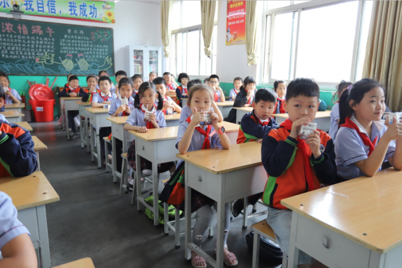 做好一杯放心奶 ——“花花?！背砷L(zhǎng)記